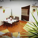 Hostel El Granado *